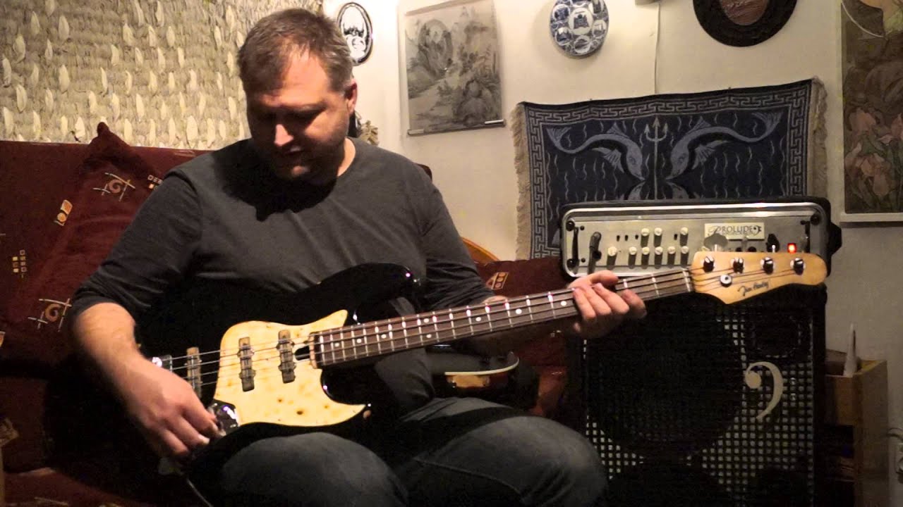 Woodhead Jazz Bass with special pick up configuration, Prolude BHV400