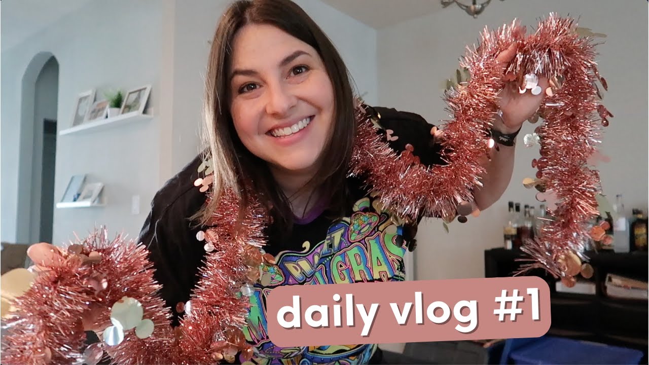 Changes for 2023, Catching Up, and Undecorate Christmas with Me! | ✨ Daily Vlog #1 ✨