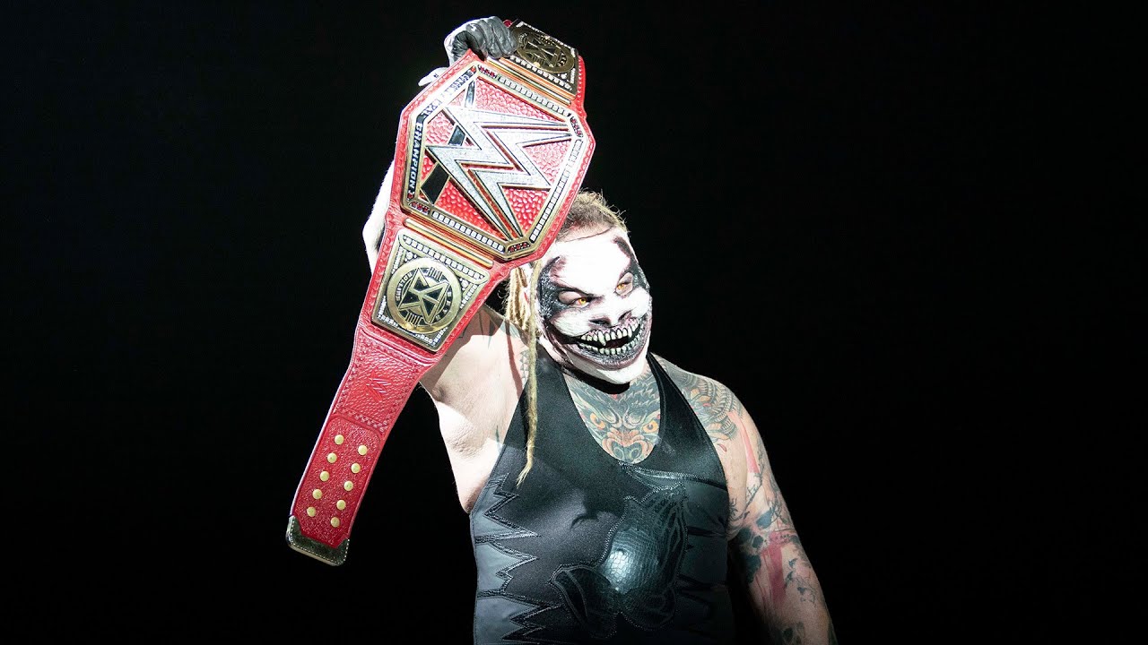 Изверг побеждает Сета Роллинса за титул Universal: WWE Crown Jewel 2019