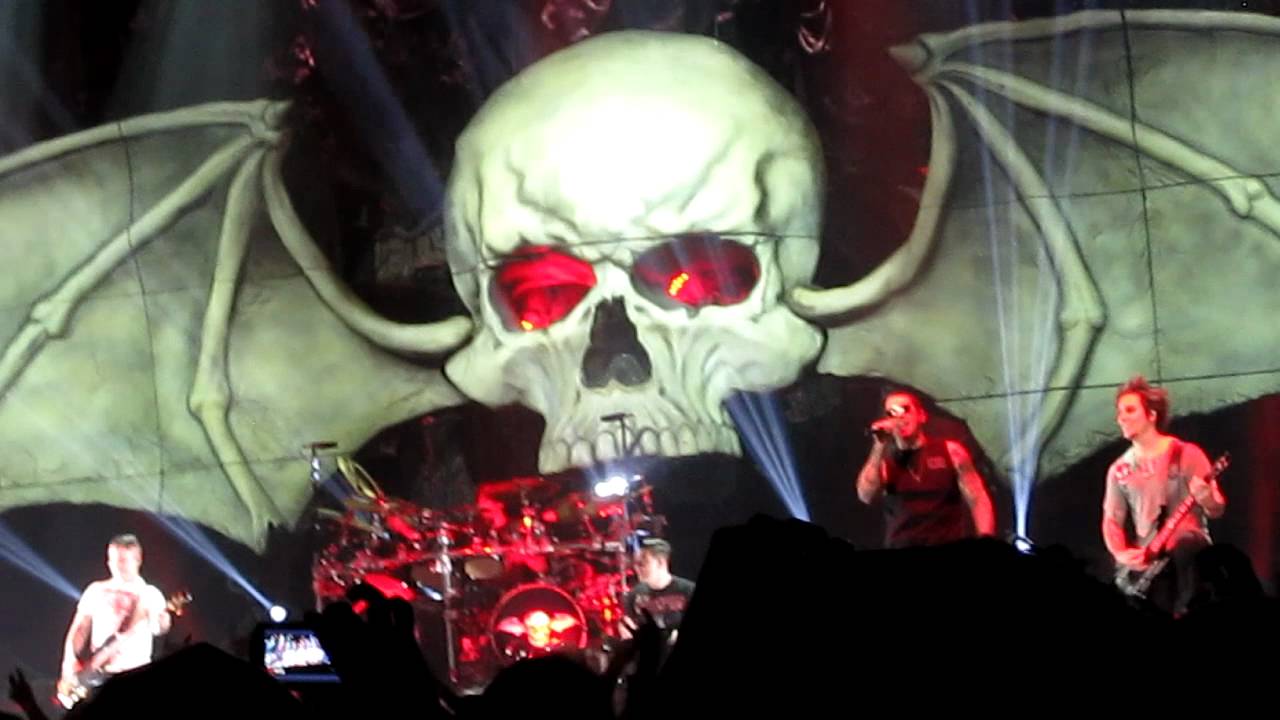 A7X-Fan rocks it on the guitar to Second Heartbeat!