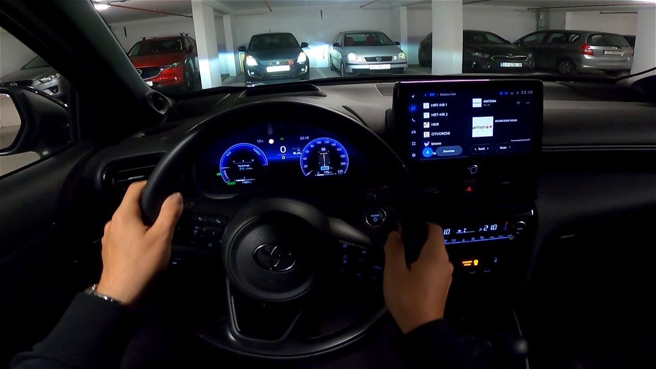 2024 Toyota YARIS CROSS Premiere [1.5l Hybrid, 130 HP] Night POV Test drive CARiNIK