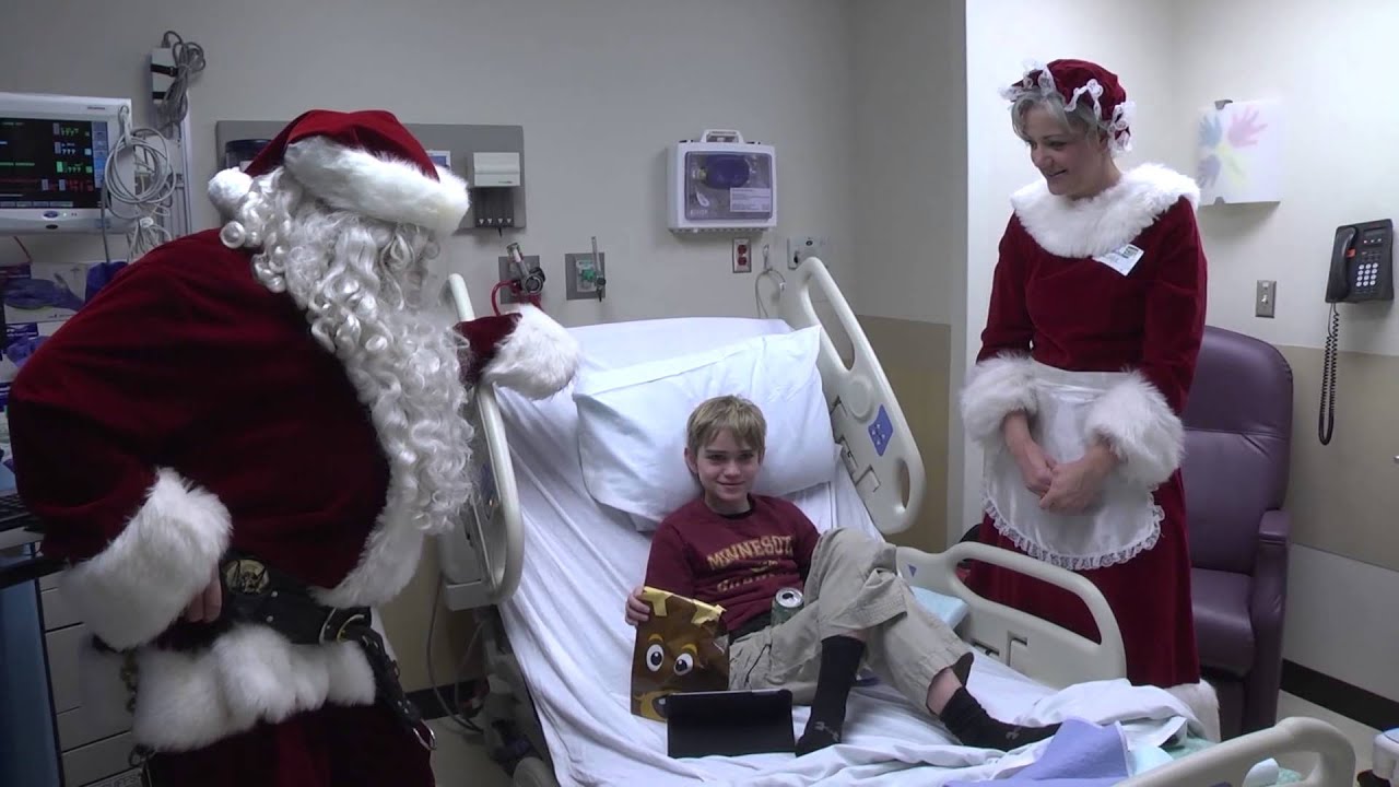 Santa & SPPD Spread Holiday Joy To Kids At Hospital