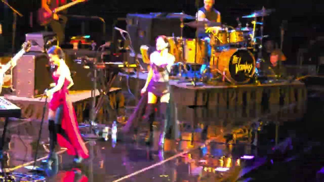 The Veronicas - Untouched & Technical Difficulties (Sydney Qudos Bank Arena 08.04.2025)