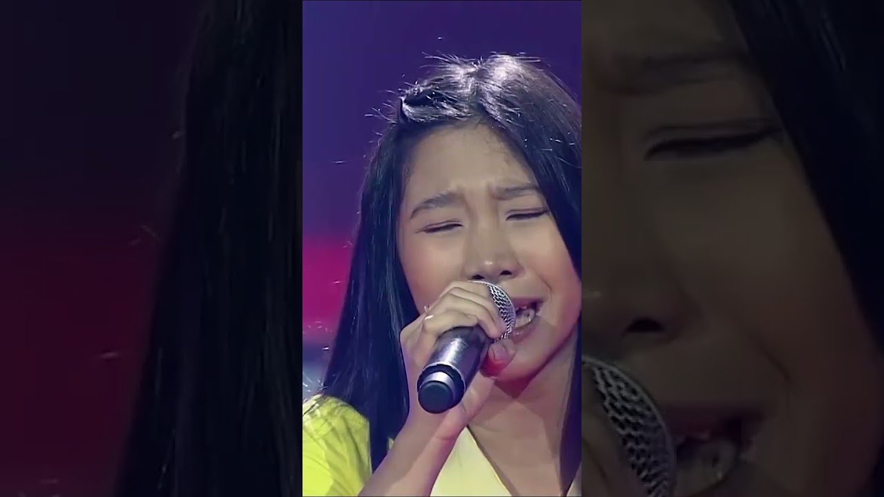 Girl sings Frozen 'Into the Unknown' almost flawlessly! #TheVoice #BlindAuditions