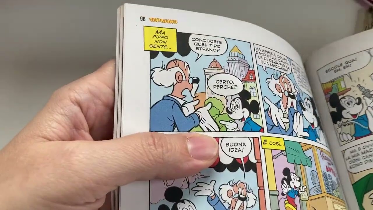 Leggo una storia a fumetti di Pippo e Topolino. ASMR