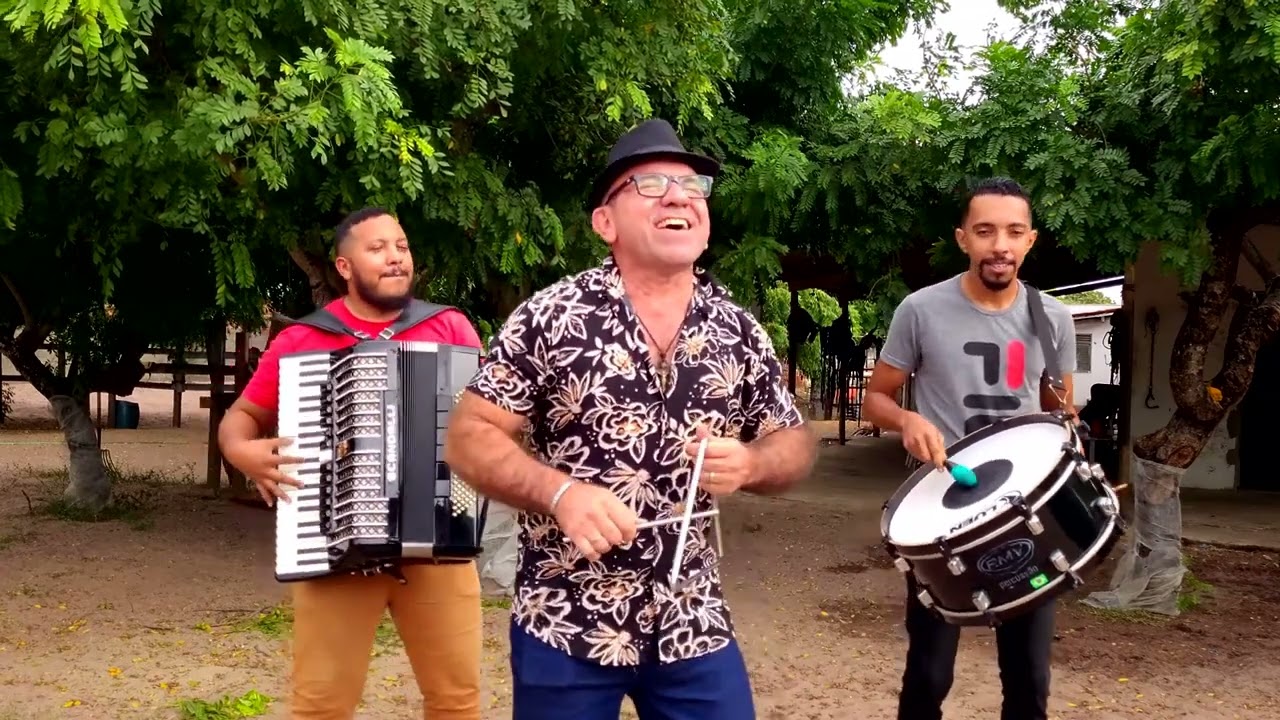 Não mereceu (Beto Cunha).                            Versão de: Take On Me (A-ha)