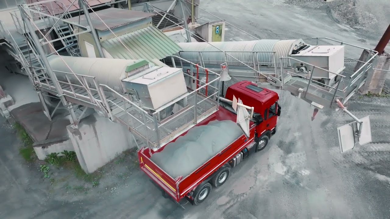 TRIGENIUS® three-way tipper from MEILLER for 3- and 4-axle chassis (4K/UHD)