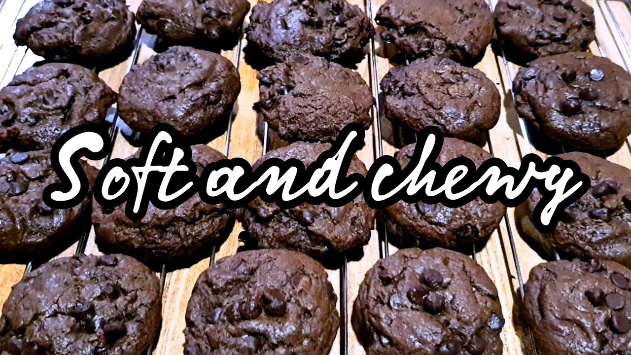HOW TO MAKE SOFT AND CHEWY DOUBLE CHOCOLATE CHIP COOKIES