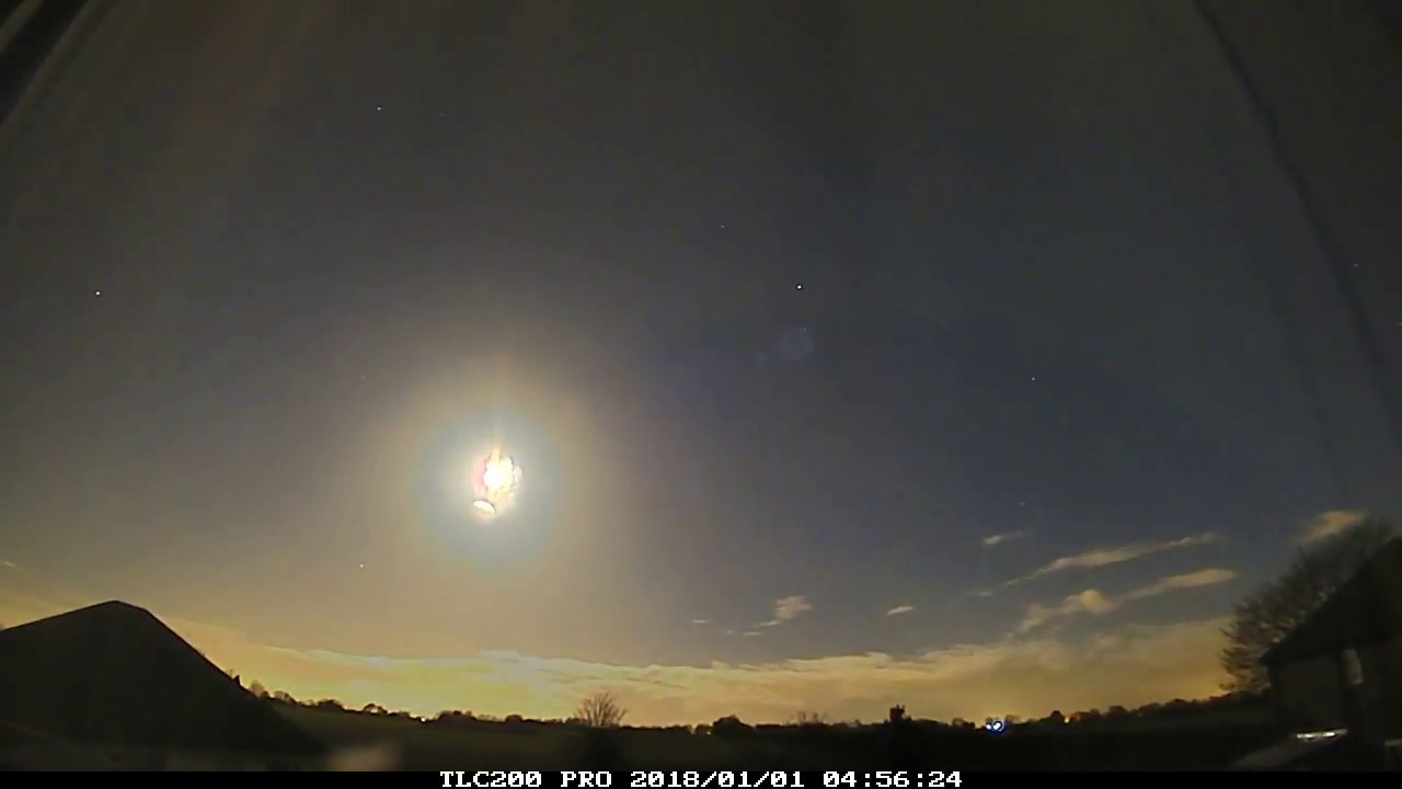 Goodbye to 2017, hello to 2018 timelapse, Irlam, UK