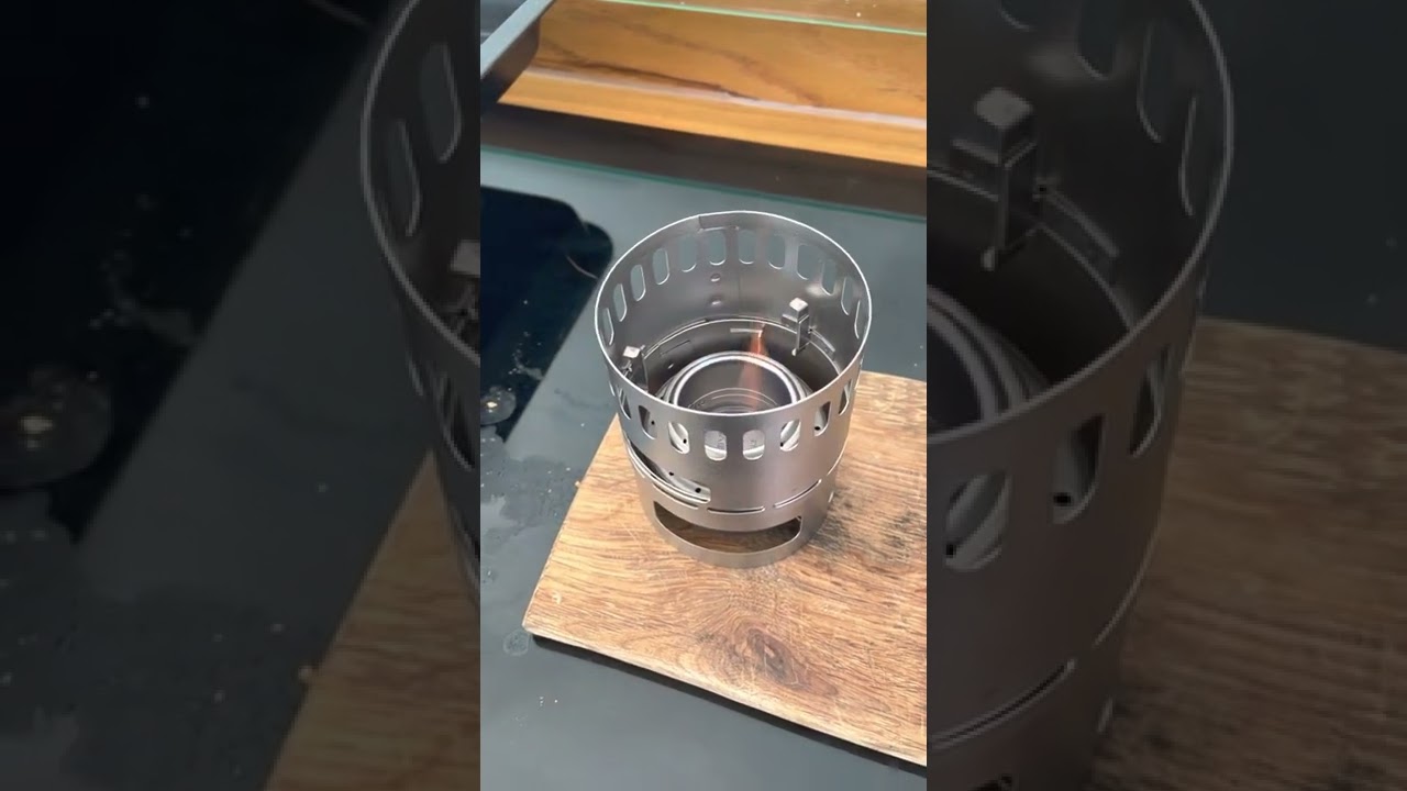 Evernew Titanium Pot 900 with Evernew Titanium alkohol stove and DX Titanium stand.