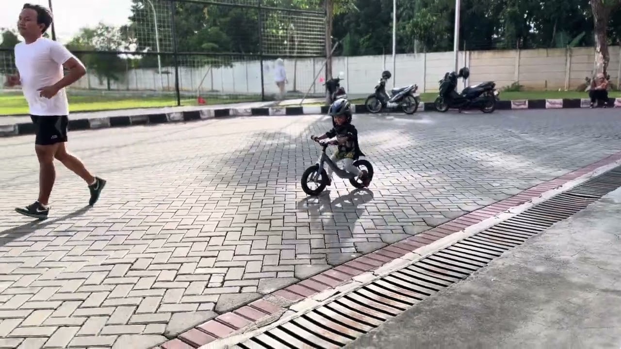 Latihan Pushbike di Gor Sukoharjo
