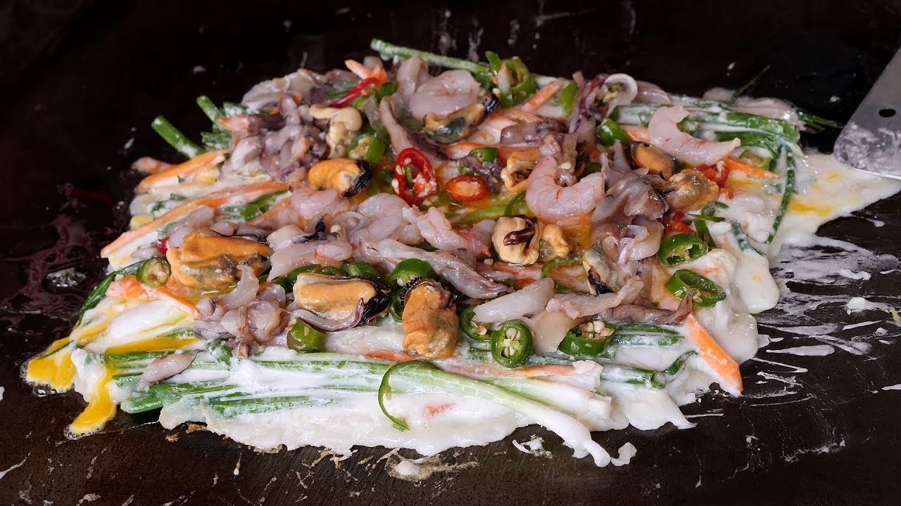 korean seafood pancake - pajeon 12,000KRW / korean street food