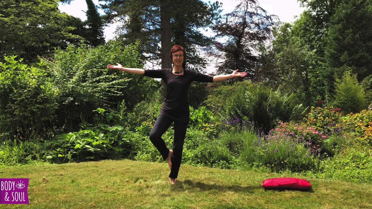 Body & Soul | Dru Yoga | 25 Minutes | Chakra Balancing Flow Sequence