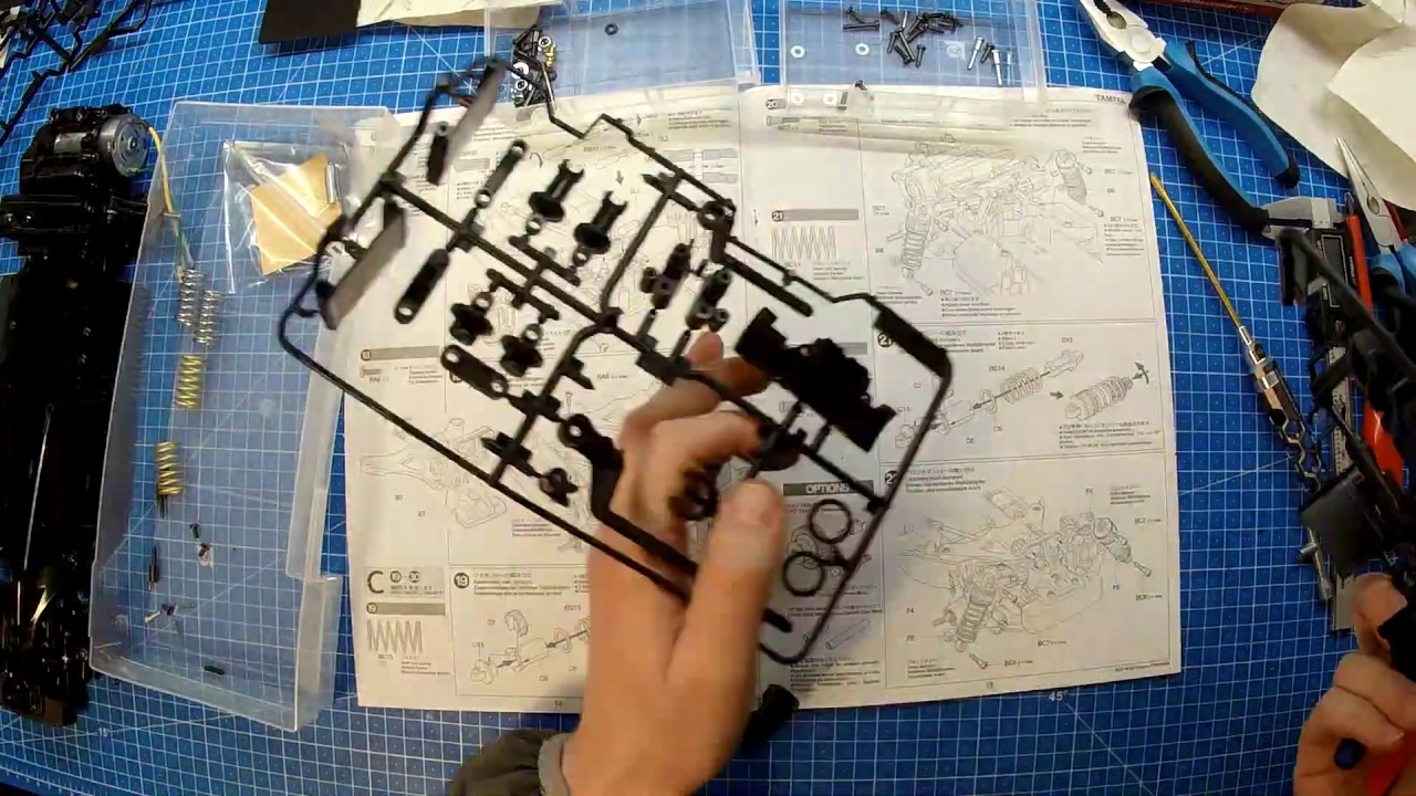 Tamiya 58677: RC Volkswagen (VW) Karmann Ghia - Assembly (Time-lapse)