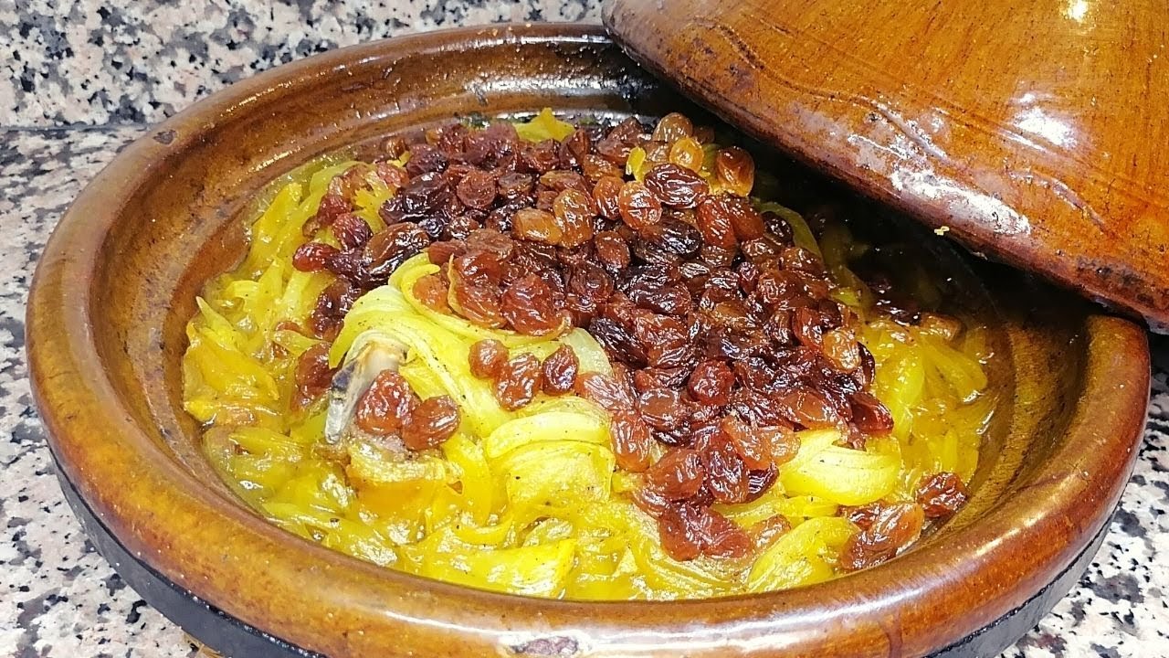 طاجين مغربي : طاجين اللحم معسل  بالبصلة و الزبيب هائل في اللذة مع كل التوضيحات باش يجيك  معلك و بنين