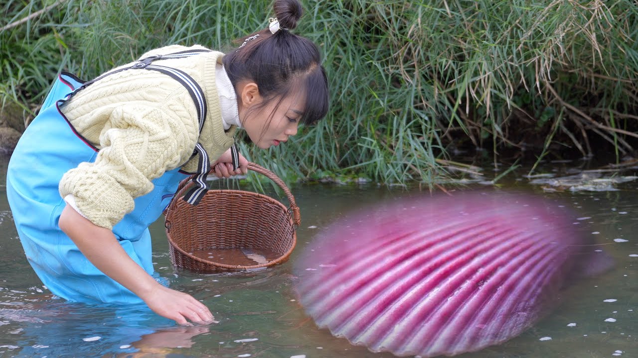 😘 Mysterious waters, girl discovers giant mutated river clams, joy of harvesting pearls