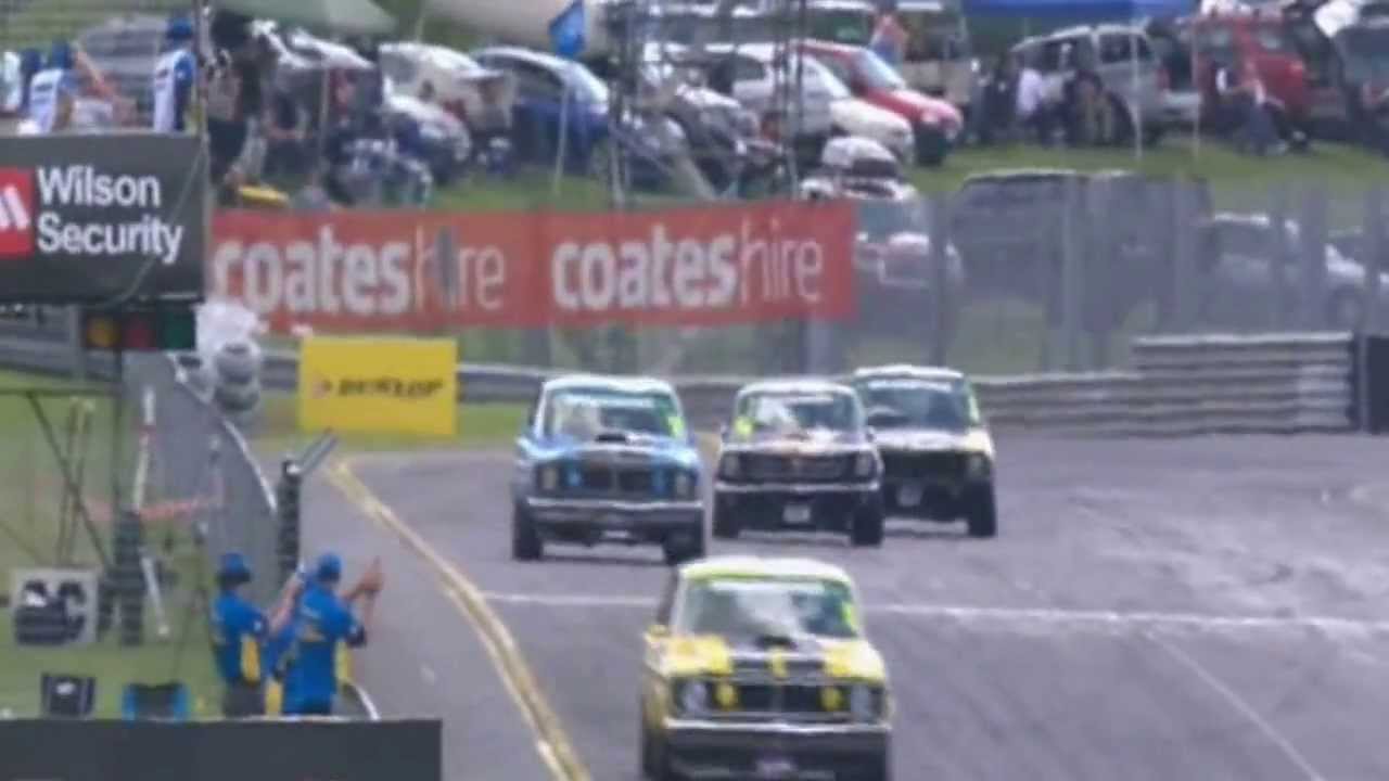 Race 3 - Round 6 Sandown Raceway - 2013 Touring Car Masters