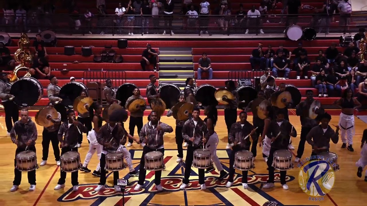 T.W Andrews Red Smoove Classic Battle 2023 — барабанная линейка NC A&T Cold Steel