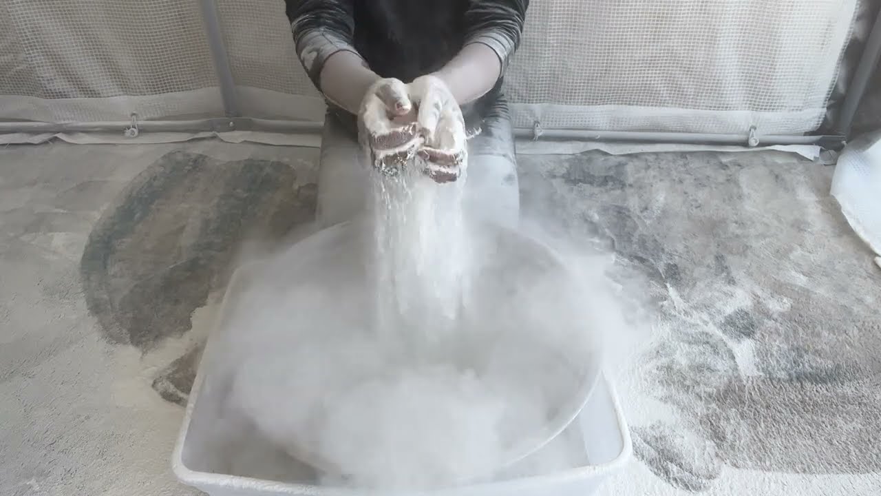 ASMR BABY POWDER PLAY MY ALL TIME FAV POWDER! #asmr #relaxingasmr #babypowder