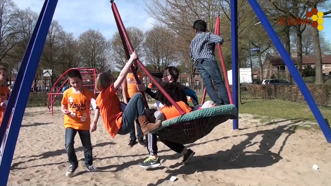 Koningsspelen op basisscholen 't Startblok en De Regenboog in de Valuwe.