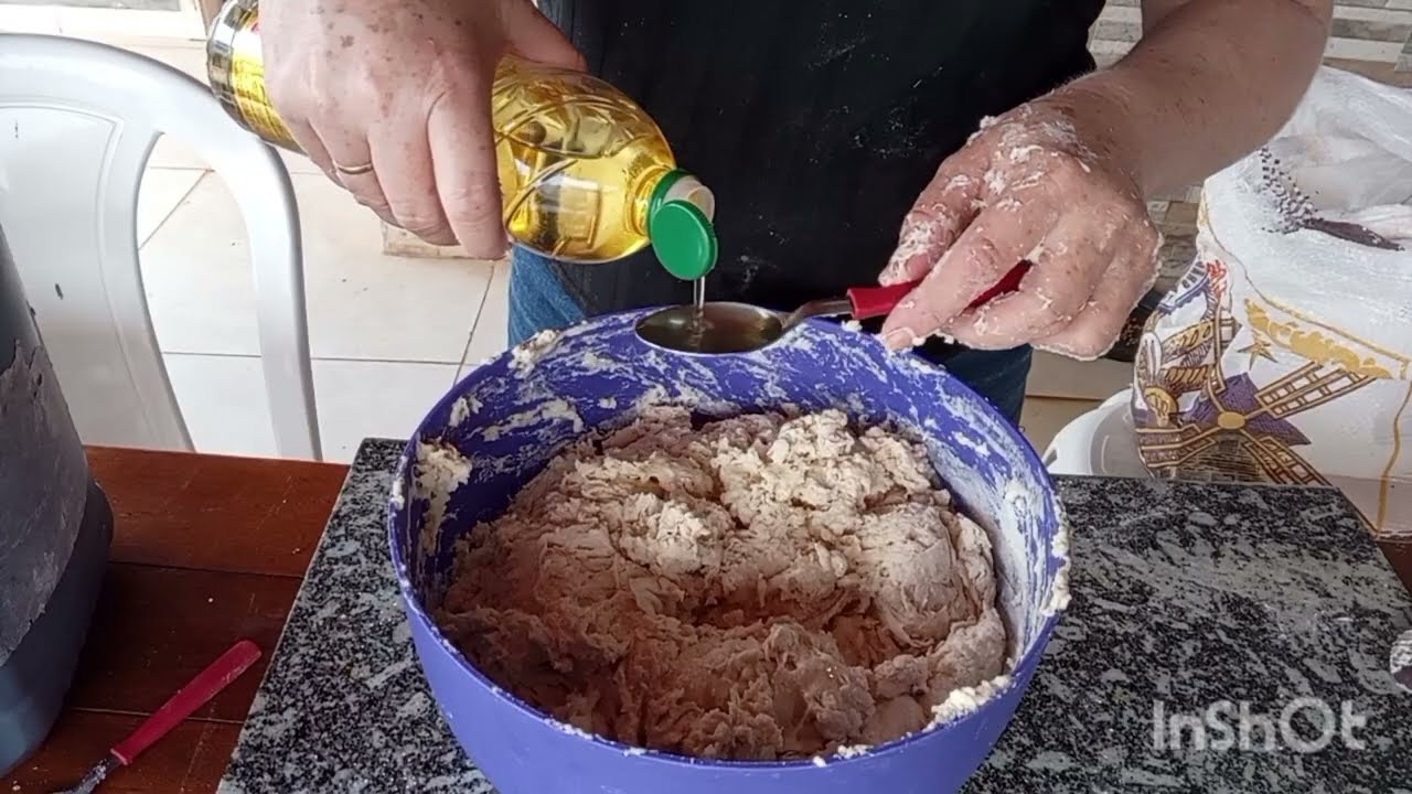 Baguete e pão francês de fermento biológico um sucesso de venda.