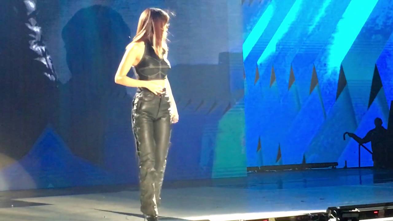 Selena Gomez - Sober (Revival Tour Singapore)