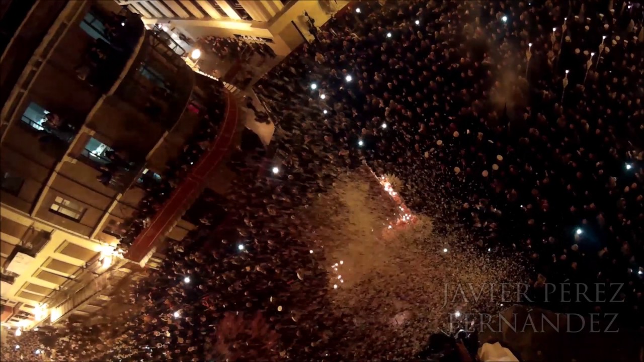 Esperanza de Triana en Campana 2017 con petalá