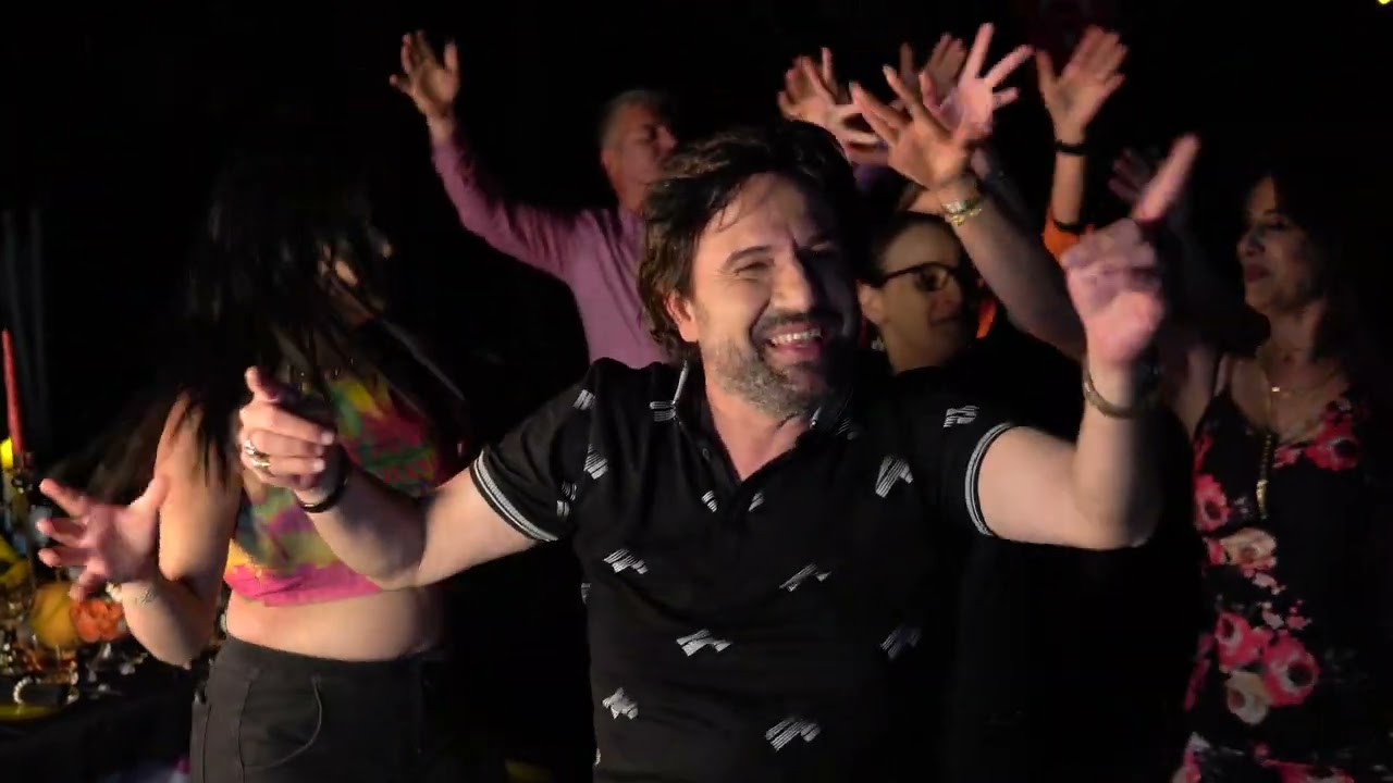 Tuncay Tuncel - Ben a&ccedil;arım o şişeyi