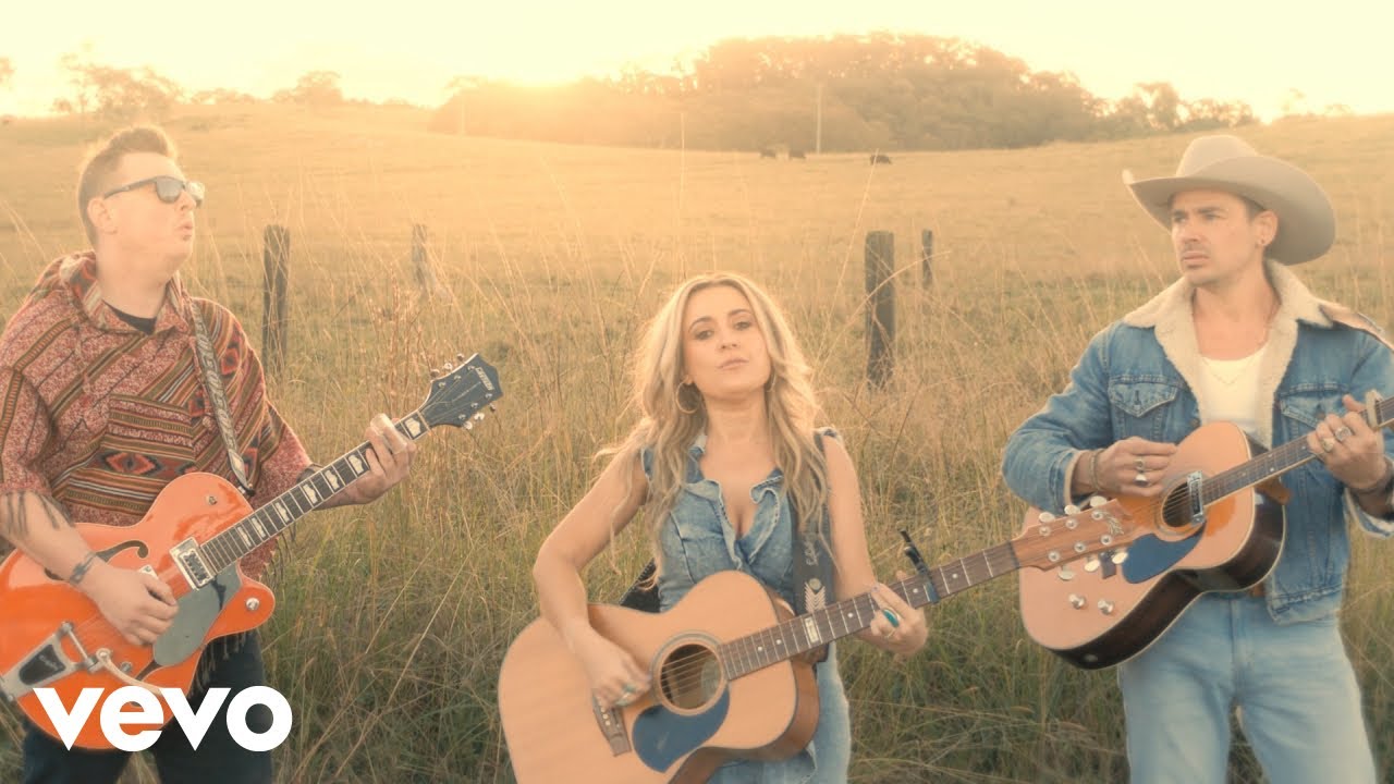 Rhinestoned - Cowboy Take Me Away (Acoustic) [Live]