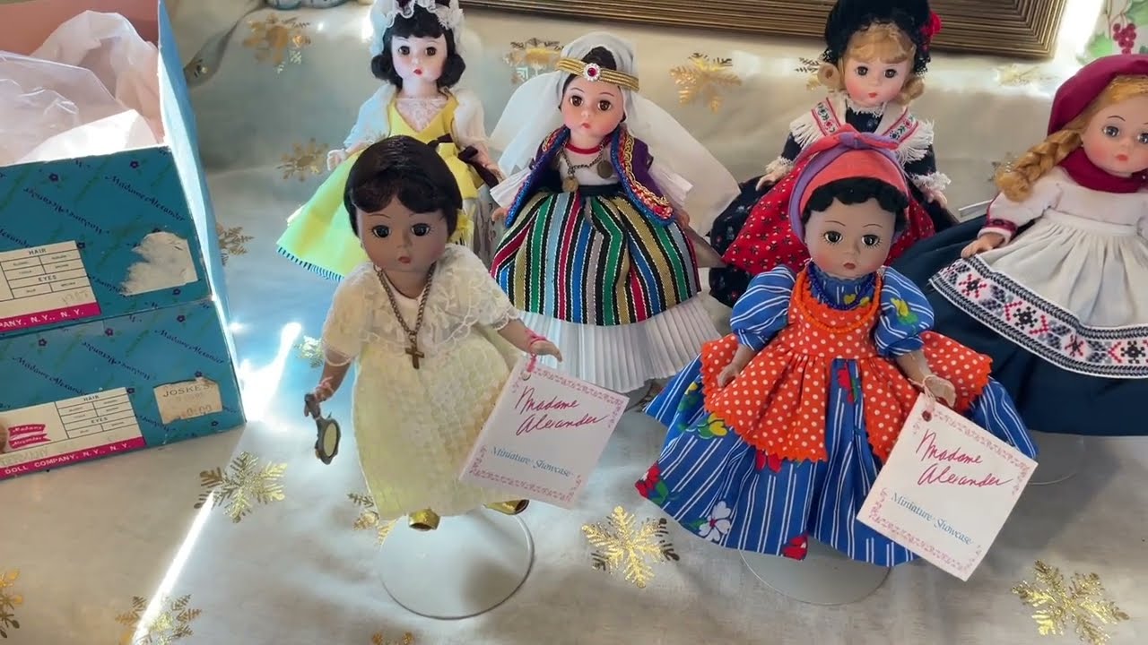 Madame Alexander dolls from 1986-1987, MAJOR mold change featuring beautiful new colorful costumes!