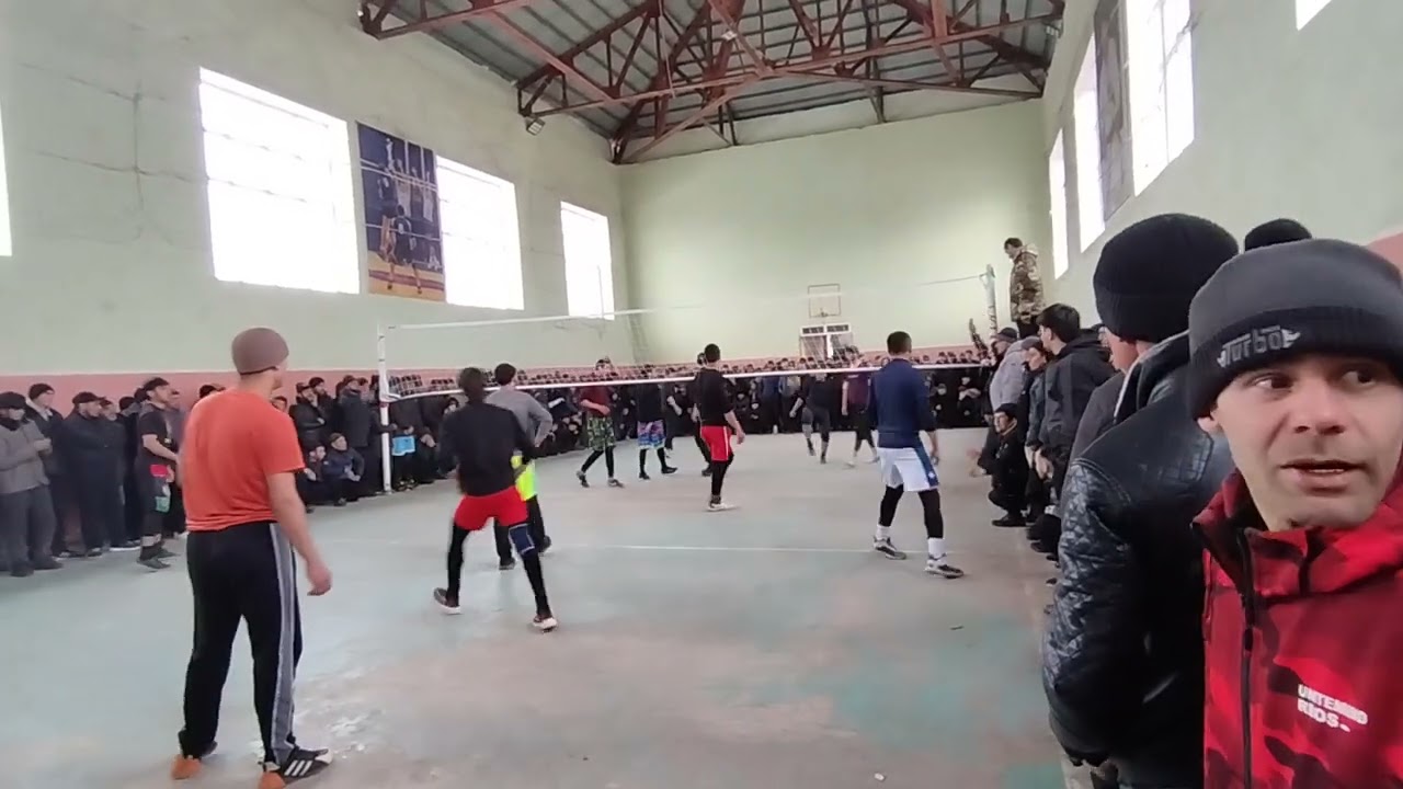 бози байни дастаҳои деҳаи Амирбек ва Шулонак.