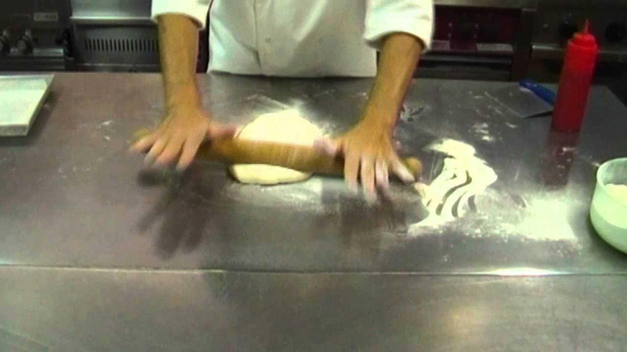 Pizza al taglio pomodoro mozzarella ricetta