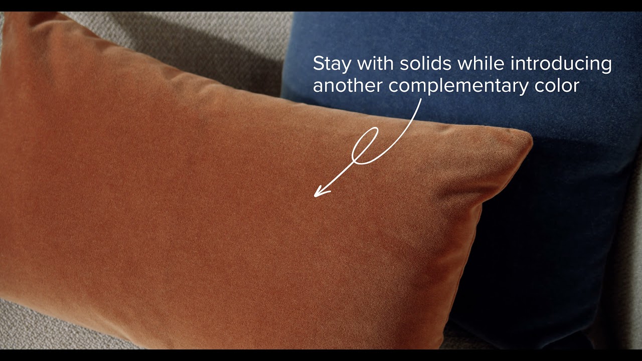 4 Stylish Ways to Arrange Your Pillows Like a Pro
