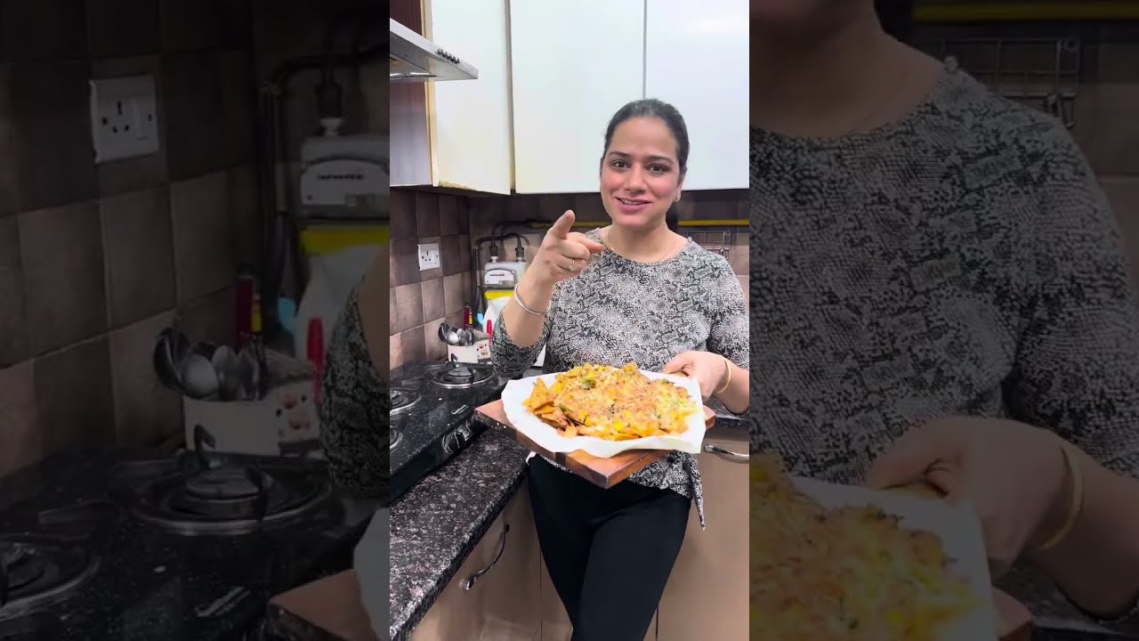 Cafe style cheesy baked nachos | सबने सोचा बाहर से Order किए है | how to make baked nachos at home