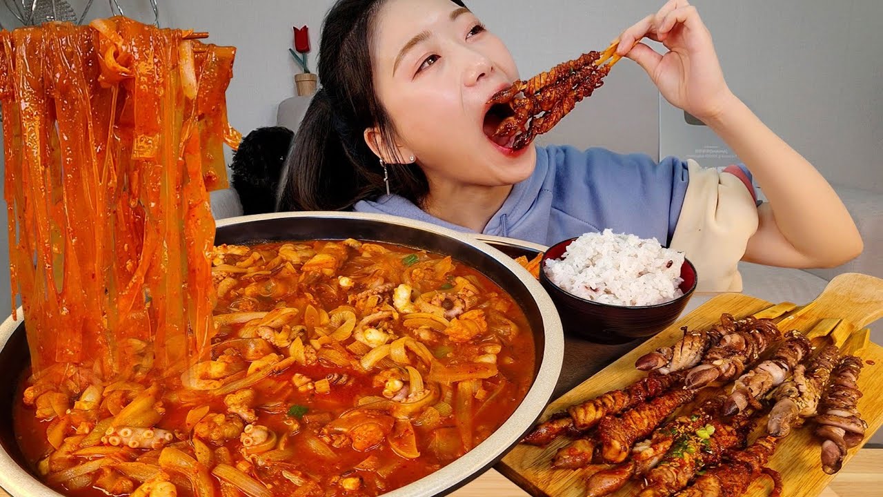 ASMR 낙곱새 당면왕창 넣고 낙지 호롱이 호롤로롤 먹방:) Spicy stir-fried octopus, shrimp, and gopchang MUKBANG