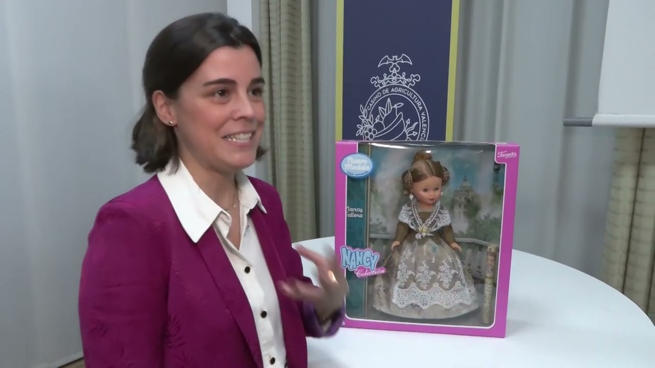 Subastadas las Nancys Falleras más solidarias