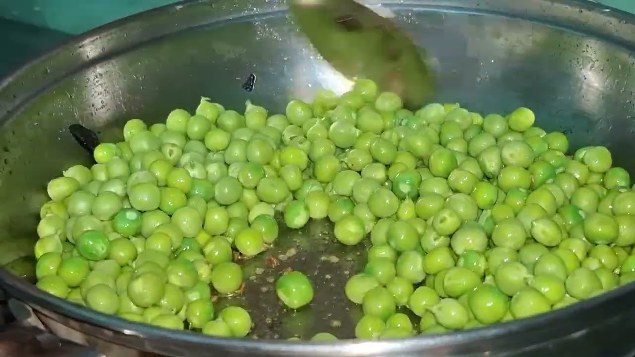 आज मे बनाई मटर लाजवाब अगूंली  चाटते रह जाएगे👌😋😋