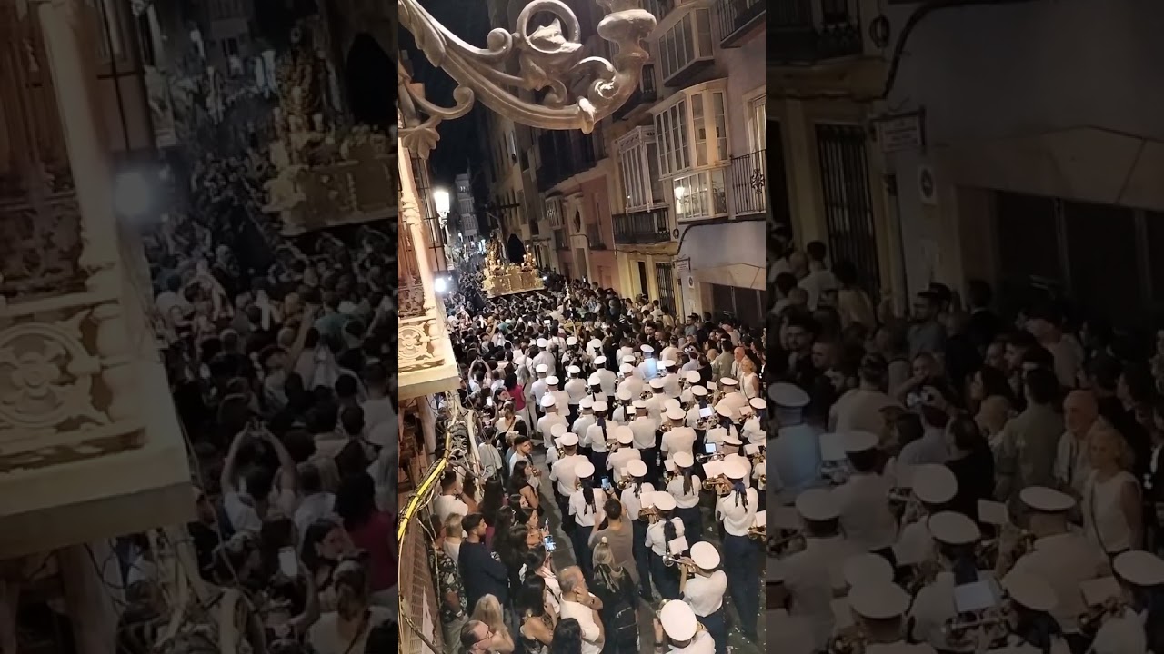 Banda Jesús Cautivo de Estepona en calle Madre Dios Málaga junto a Cofradía Puerto de la Torre