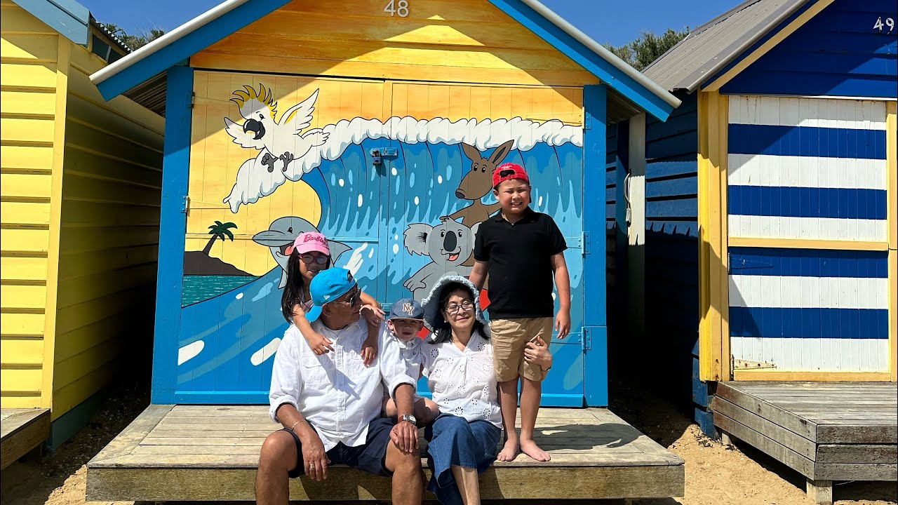 Brighton Bathing Boxes with Liam, Yanah & Lyle || Lolo and Lola