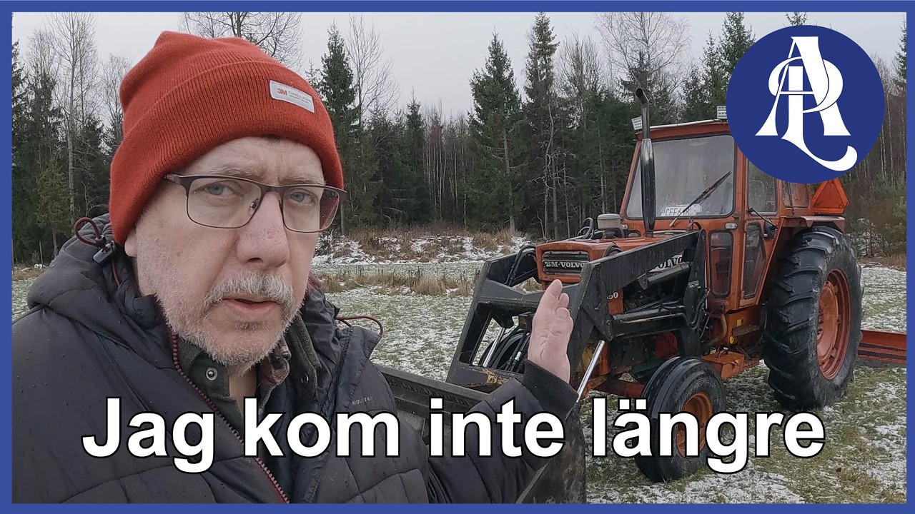 Traktorn lämnad på fältet