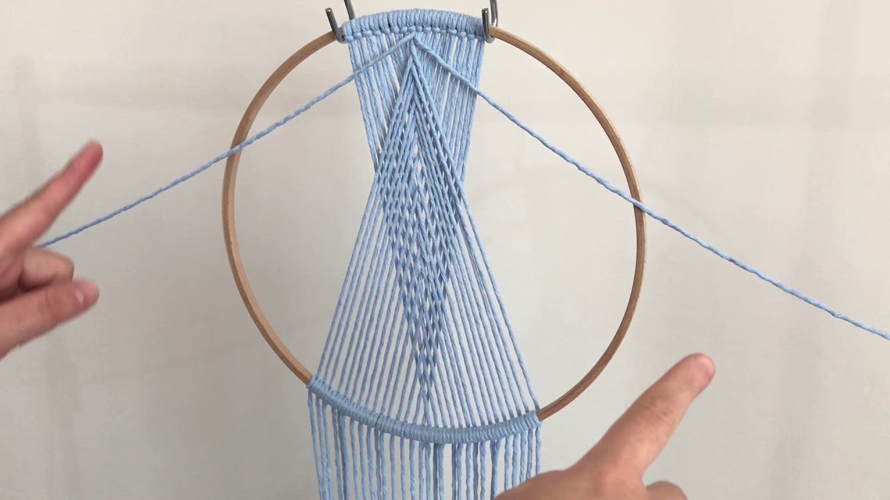 DIY Easy Macrame Dreamcatcher - Boho Home Decor Idea