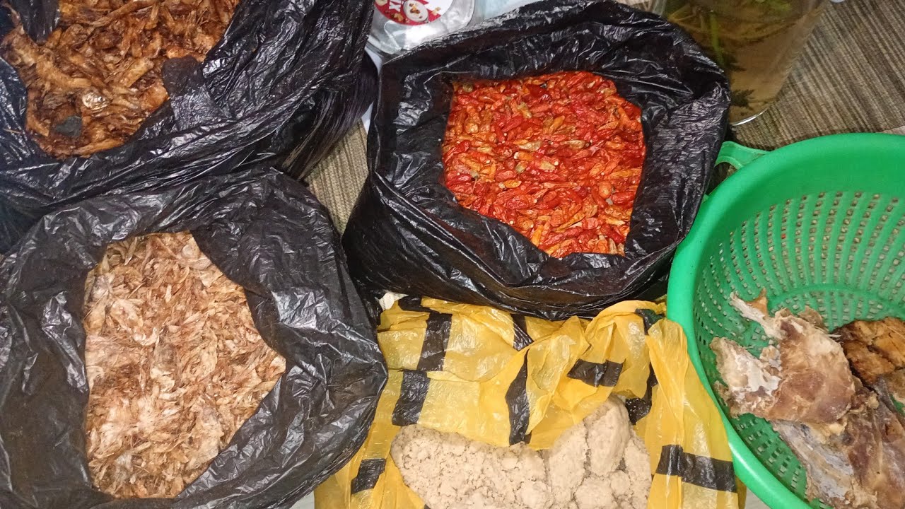unboxing  my #food #stuff from #Nigeria to #italy #live, let's found out if It worth it