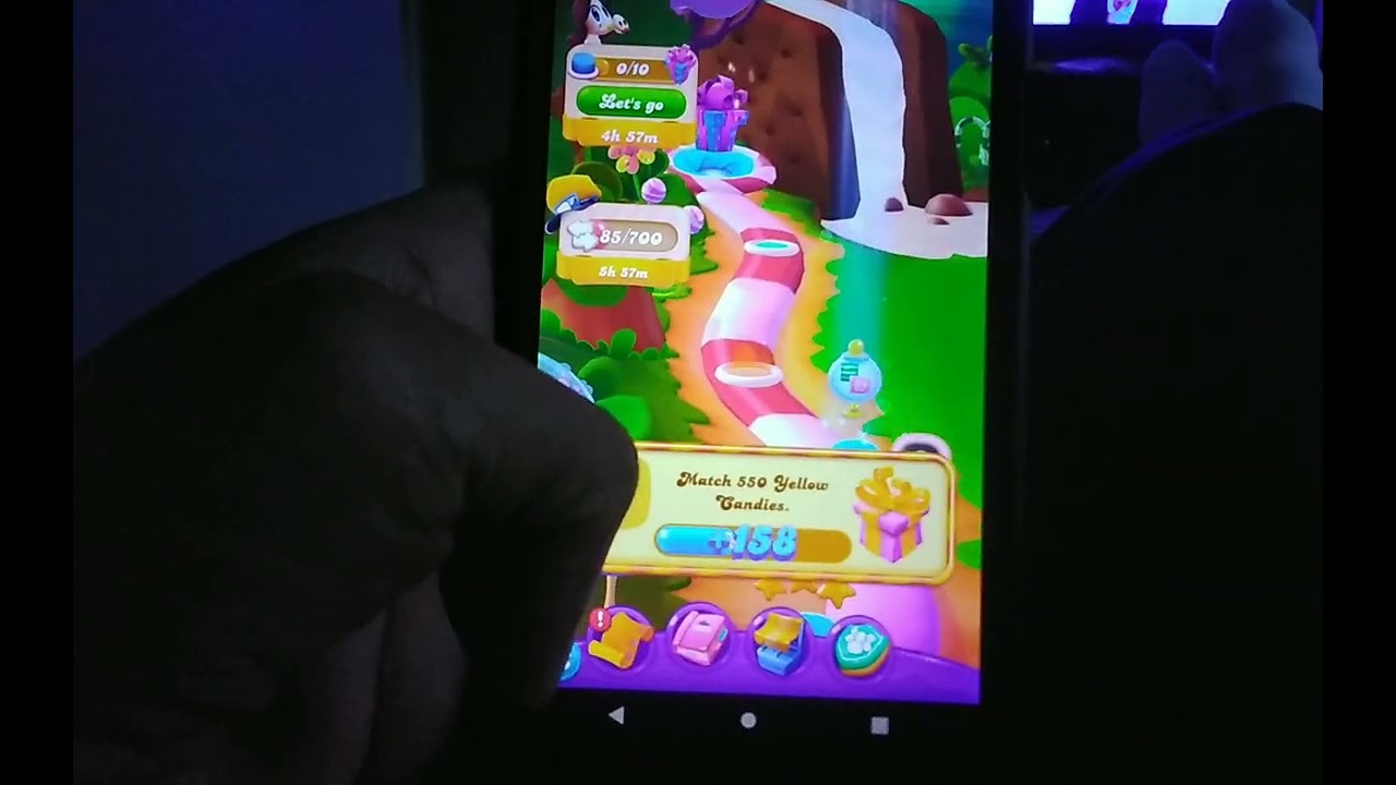 KAREN MESSAGEING ME ABOUT THE PACERS: Candy Crush Friends Mobile Gameplay part 139
