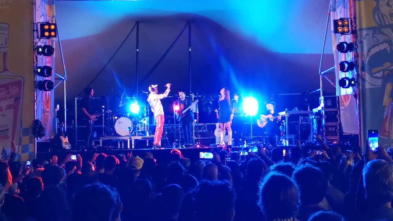 Soleá Morente con Guille Milkyway (La Casa Azul) - Vamos a Olvidar. Santander Music 2023. 2/2.