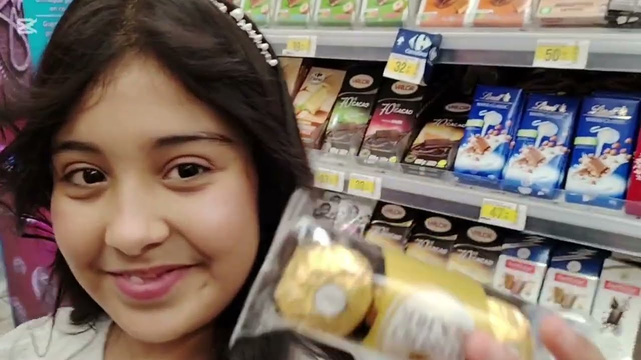 جولة في كارفور و تجربة أطعمة غريبة مع هداية و محمد أمين!