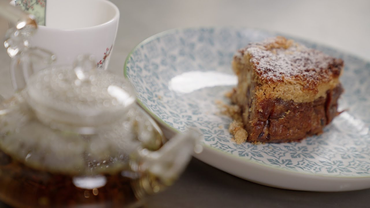 LUMBERJACK APPLE & DATE TEA CAKE