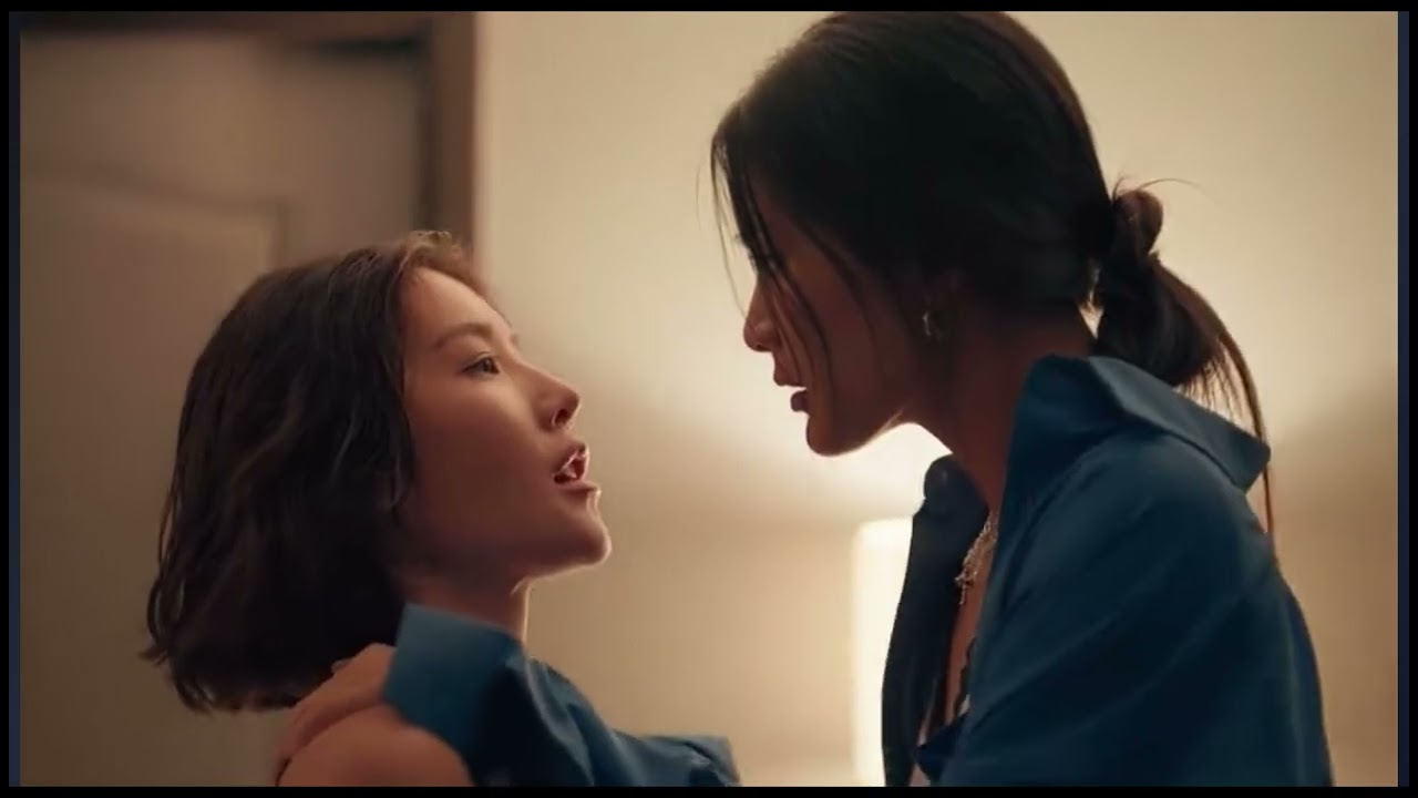 The series Queendom kiss 🫦