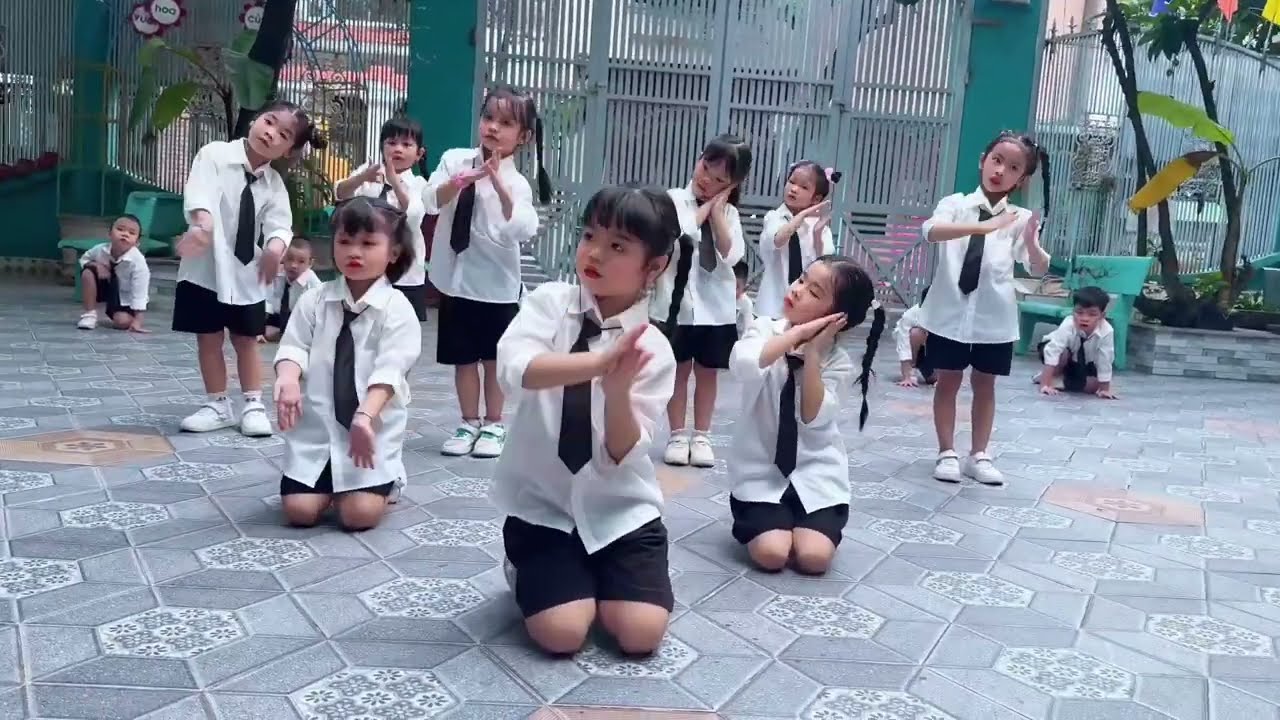 Chúc Mừng Ngày Nhà Giáo Việt Nam 20/11 - Em Là Cô Giáo Vùng Cao