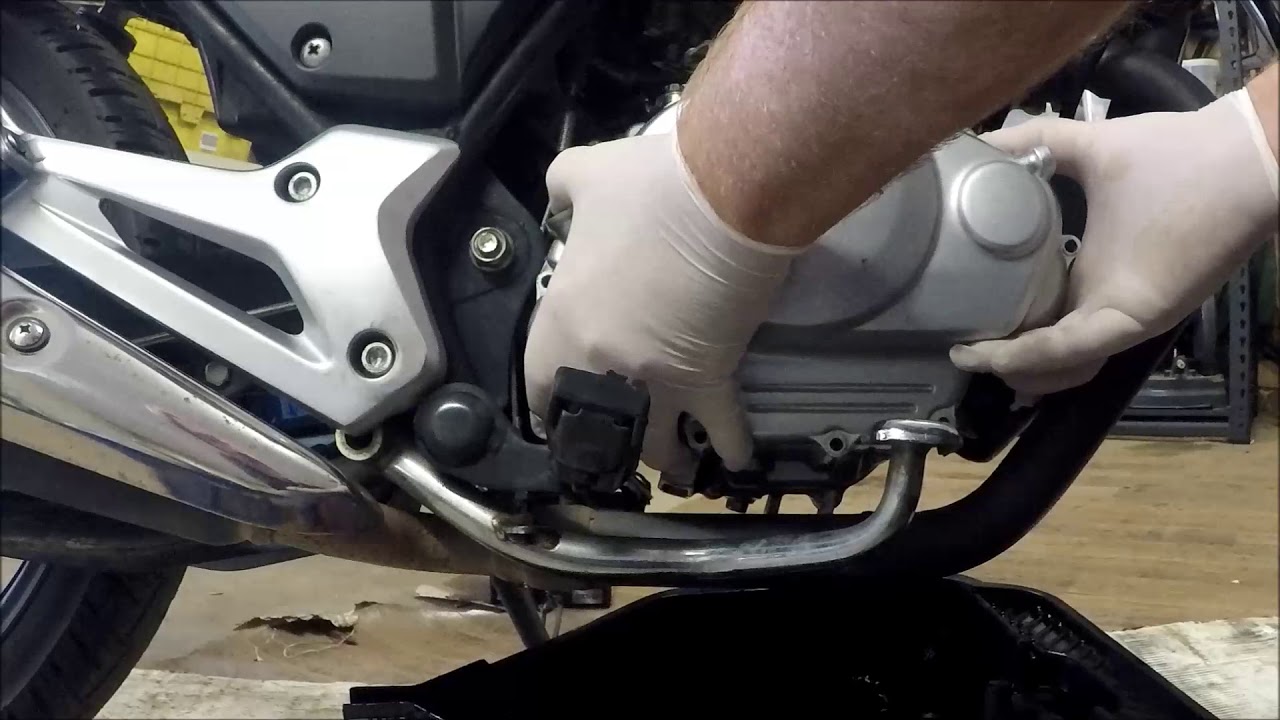 Honda CB125E Oil Strainer and Centrifugal Filter Clean