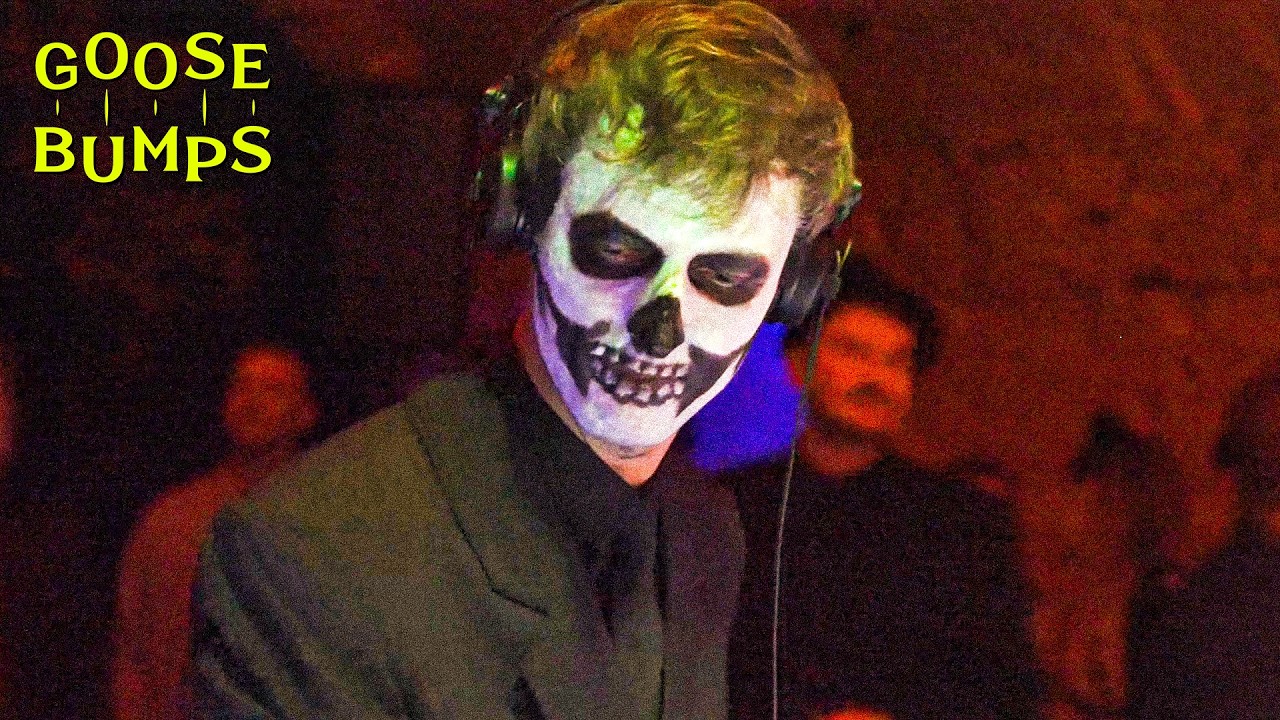 Dark Synthwave & Night Grooves in Prague | Sem Cube